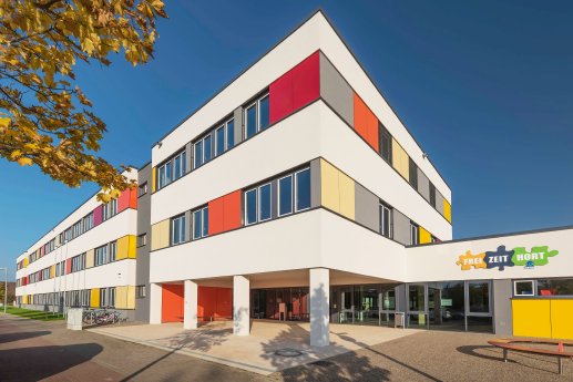Modulars Grundschulgebäude in Schwerin.jpg