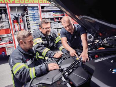 ZF Aftermarket schult Feuerwehren für den sicheren Umgang mit Hochvolt-Systemen / Bild: ZF