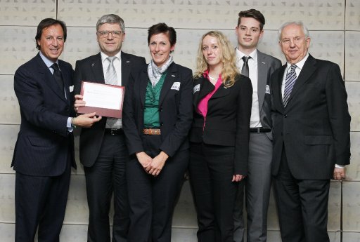 BERA Delegation wird mit Europe's 500 Award ausgezeichnet.jpg