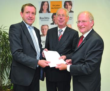 Vertragsunterzeichung in Saarbrücken