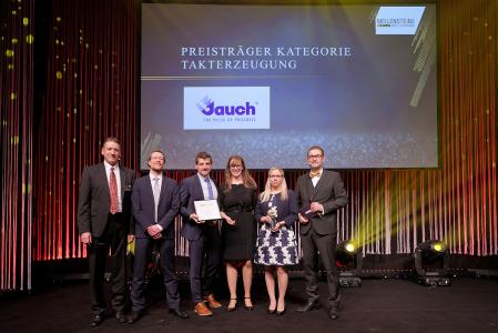 Jauch Quartz wird auf der Bühne geehrt