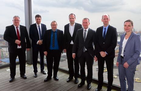 From left: Wolfgang Stöver (BLG), Stefan Nousch (BLG), Sönke Steffen (LOGWIN), Dr. Ulrich Wieland (BMW), Michael Blach (BLG), Peter Hörndlein (BMW) and Sandra Reichenauer (BMW)