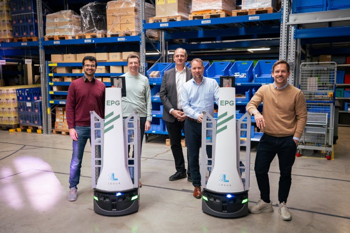 PR_Locus-Robotics_Pic-2.jpg