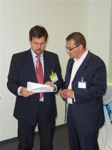 v.l.n.r.: Walter Trezek, Aufsichtsrat Nutzergenossenschaft und Andreas Schumann, Vorstand internetPost AG