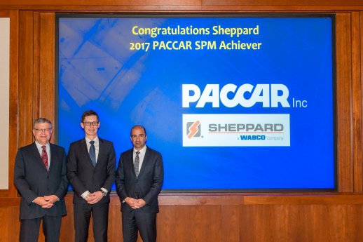 WABCO_Sheppard receives PACCAR Supplier Award.jpg