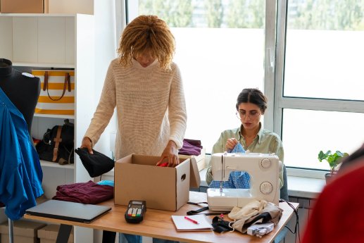 Nähwerkstatt-Arbeitsplatz.webp