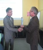 Andreas Richter (EBV) (l.) und Werner Diesing (Samsung Semiconductor Europe)
