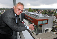 Dirk U. Hindrichs, geschäftsführender und persönlich haftender Gesellschafter der Schüco International KG. Das Unternehmen setzte 2007 rund 1,8 Mrd. Euro mit Fenster-, Fassaden- und Solarsystemen in aller Welt um.