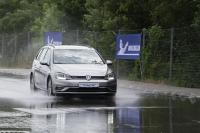 Michelin unterstützt die Einführung neuer Vorschriften, die die wichtigen Bereiche Sicherheit im Straßenverkehr, Kaufkraft der Verbraucher und Umweltschutz abdecken Michelin unterstützt die Einführung neuer Vorschriften, die die wichtigen Bereiche Sicherheit im Straßenverkehr, Kaufkraft der Verbraucher und Umweltschutz abdecken