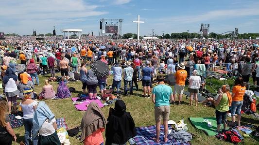 Mehr als 120.000 Gläubige aus aller Welt nahmen am 27. Und 28. Mai am Festwochende in Wittenberg teil (Bild: Hotmobil Deutschland GmbH)
