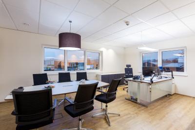 Auch Kunden und Partner können die neuen Meetingräume der HARTL GROUP nutzen. (Bild: HARTL GROUP)