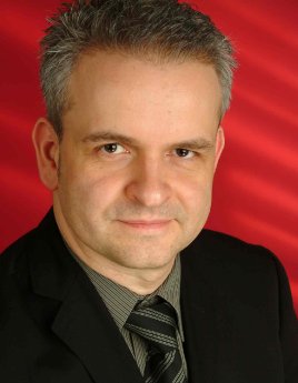 Uwe Rehwald Portrait RGB.jpg