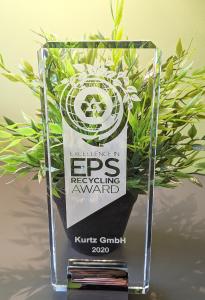 Der EPS Recycling Award befindet sich derzeit noch auf der Reise von den USA nach Deutschland. Das Team der Kurtz GmbH kann es kaum erwarten, den Preis in Kürze in Empfang zu nehmen