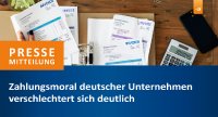Das Zahlungsverhalten deutscher Firmen hat sich im 1. Halbjahr 2023 verschlechtert. Überfällige Rechnungen wurden von den Unternehmen in Deutschland in den ersten sechs Monaten mit einem Verzug von rund 19,2 Tagen bezahlt (Stand 10. Juli 2023). Im 1. Halbjahr 2022 lag der durchschnittliche Zahlungsverzug noch bei 16,6 Tagen. 8,9 Prozent der Unternehmen zahlten die Rechnungen im 1. Halbjahr 2023 nicht oder verspätet – im Vergleichszeitraum 2022 waren es 7,3 Prozent.