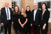 Die "Macher" des Eltern-Kind-Arbeitszimmers: (v.l.n.r) Hartmut Rohden, Vorstandsmitglied der Kreissparkasse Kaiserslautern, Jana Fauß, Mona Reichel, Nicole Ulrich, Prof. Werner Glas, Patricia Nagel vom Familienservice