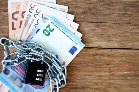 Mit seiner Zahlungsgarantie übernimmt der deutsche Payment Provider Novalnet ausstehende Forderungen gegen säumige Besteller in voller Höhe des Rechnungsbetrags. Zahlt der Kunde nicht, zahlt die Novalnet AG.