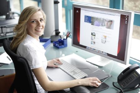 An den Hohenstein Instituten arbeiten hoch qualifizierte Fachleute, um die weltweiten Kunden entlang der gesamten textilen Wertschöpfungskette und damit verbundenen Branchen optimal mit ihren Dienstleistungen und Forschungsaktivitäten zu unterstützen. Das Berufsspektrum reicht von Textil-Ingenieuren, Textil-Laboranten und Physikalisch/Chemisch Technischen Assistenten bis hin zu Physikern, Humanbiologen, Marketing-Experten und Kaufleuten. (© Hohenstein Group)