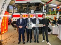 v.l.n.r. Enak Ferlemann MdB (CDU), Alexander Westermann (RMMV), Dieter Sandforth (DLRG Cuxhaven), Daniel Schneider MdB (SPD)