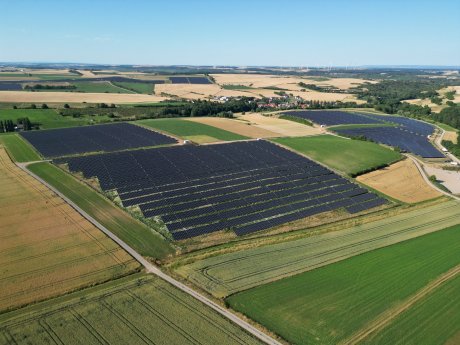 Inbetriebnahme-Darstadt_MaxSolar-GmbH-2_kleiner-scaled.jpg