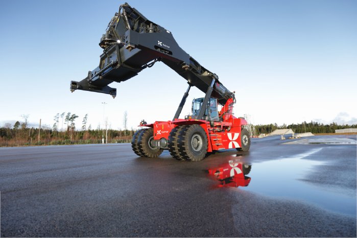 Kalmar_Electric_Reachstacker.jpeg
