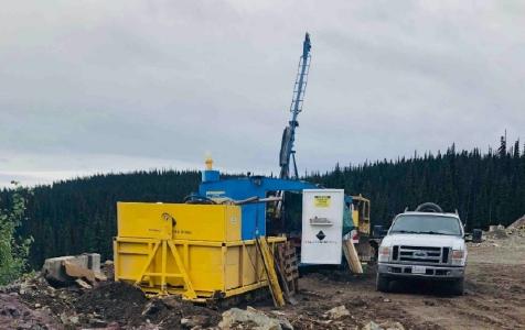 Bohrung auf dem Goldprojekt Dome Mountain; Foto: Blue Lagoon Resources