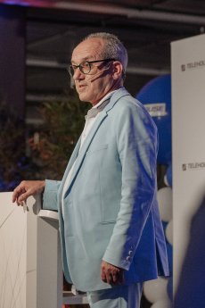 Dr._Béla_Waldhauser_ehemaliger_CEO_Telehouse_Deutschland.jpeg