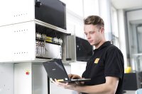 Die Umsetzung der Energiewende bringt den Elektrofachbetrieben des Handwerks aktuell eine Vielzahl an Aufträgen. Foto: amh-online.de