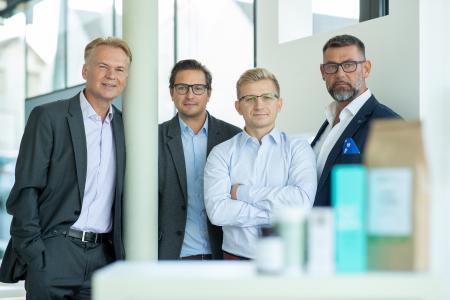 Vitrasan – CBD VITAL Geschäftsführer & Gesellschafter: Dr. Klaus Bechter (Gesellschafter), Mag.pharm. Matthias Schöggl (Geschäftsführer & Gesellschafter), Thomas Sulzer (Geschäftsführer & Gesellschafter), Peter Binder (Gesellschafter) (v.l.n.r.)