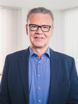neuland.ai_Portrait_Robert Fahle.jpg