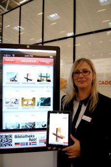 Yvonne Kuhlmann, Leiterin Marketing und Kommunikation der UNIGLAS GmbH & Co. KG präsentiert.jpg