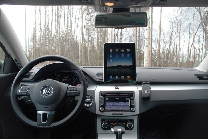 Mount-iPad-in-car-truck-vehicles_Zirkona-Joiner2.jpg
