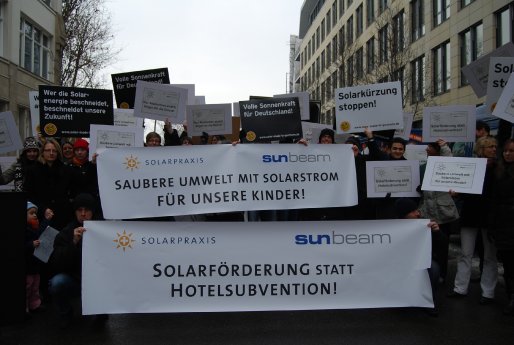 Protestaktion_Solarpraxis_2.JPG