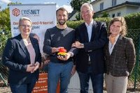 Bei der Aktivierung der Technikverteiler- Start für das Hochgeschwindigkeitsnetz in Panketal: v.l.n.r. Janina Meyer-Klepsch, Leitung des Fachbereiches Umwelt, Bauen und Verkehr Panketal, Bürgermeister der Gemeinde Panketal, Maximilian Wonke, Hardy Heine und Stephanie Krause, DNS:NET