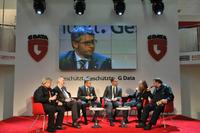 Die G Data Arena-Talkrunde: v. l. Wolfgang Back, Dr. Alexander Dix, Dr. Bernhard Rohleder, Nico Reiners, Ossi Urchs und Wolfgang Rudolph