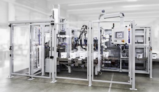 The new pail filling system PailFill of FIEGE FILLING can be individually adapted to customer requirements. It fills up to 20 pails/min with chemicals