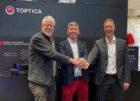 Image (left to right): Dr. Wilhelm Kaenders (Founder & Member of the executive board of TOPTICA Photonics AG), Dr. Nicholas Traynor (Founder and President of Azurlight Systems who will become President of TOPTICA Photonics SAS), and Dr. Juergen Stuhler (Vice President Quantum Technologies at TOPTICA Photonics AG who will become General Manager of TOPTICA Photonics SAS)