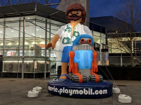 Riesenfigur-Playmobil.jpg.webp