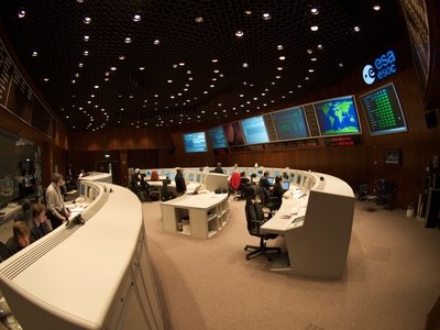 CryoSat-2 Mission Control Team in Main Control Room (MCR) ESAESOC, 8 December 2009.jpg