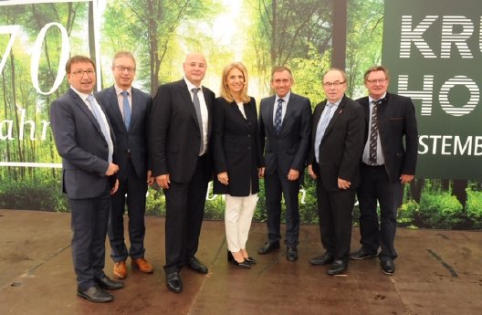 2a-KRUG_Gruppenbild_Bühne_Krug Holzbau (1403).JPG