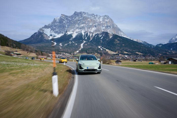Aiways conducts customer-focused testing of the U6 SUV-Coupé in the Alps.jpg
