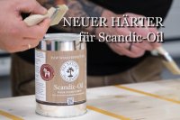 Neuer OLI-NATURA H2O-Hardener für Scandic-Oil – der Härter lässt sich dank optimierter Viskosität leicht einrühren und sorgt für strapazierfähige Holzoberflächen.