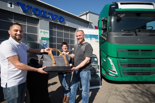 VolvoTrucks_erster-FH-2021_5_vl_Marius%20Ebert_Simone-Johe_Andreas-Johe.jpg