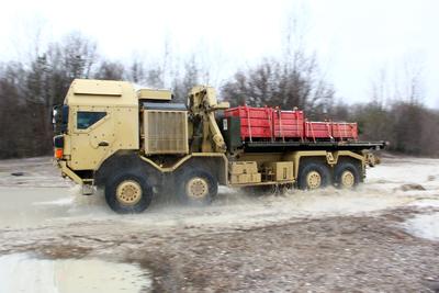 HX77 mit Hakenladegerät
