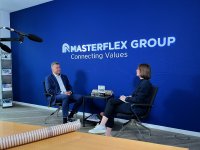 Dr. Andreas Bastin Vorstandsvorsitzender der Masterflex Group (rechts) mit Moderatorin und Podcast-Host GE:wirtschaftet Lisa Marie Schelig Dr. Andreas Bastin Vorstandsvorsitzender der Masterflex Group (rechts) mit Moderatorin und Podcast-Host GE:wirtschaftet Lisa Marie Schelig