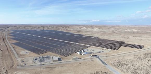 Ashalim solar power plant is located in the Israeli Negev Desert (Picture: BELECTRIC)