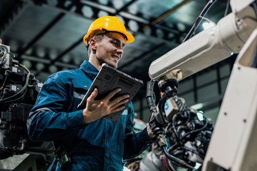 getac-f120-scenario-manufacturing-250806.jpeg