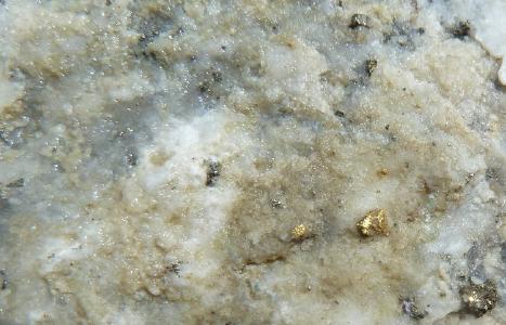 Bohrprobe mit sichtbarem Gold von Rovina Valley; Foto: Euro Sun Mining