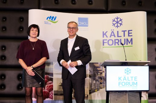 Bild Kälteforum 2025_Dr. Sabine Eichner und RA Jan Peilnsteiner.jpg
