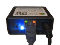 Die an das Gateway per Funk übertragenen Strom- und Umgebungsdaten werden in SNMP oder Modbus konvertiert.