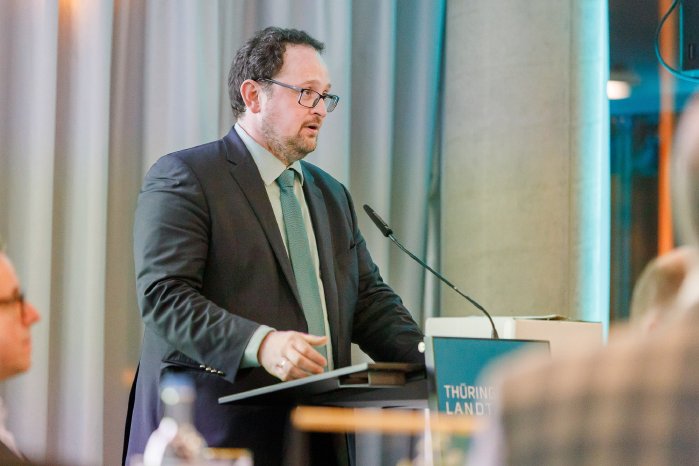 theen-parlamentarischer-abend-2025-landtagspraesident-thadaeus-koenig-rede.jpg